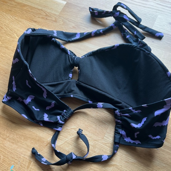 Unique Vintage retro vintage black and purple bats halter swim top sz L - Picture 3 of 3